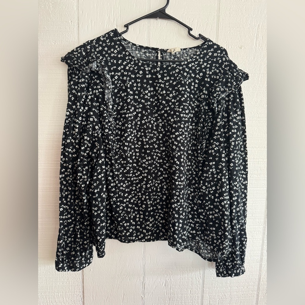 a.n.a Black and White Floral Blouse